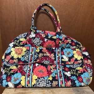Very large Vera Bradley happy snails travel bag